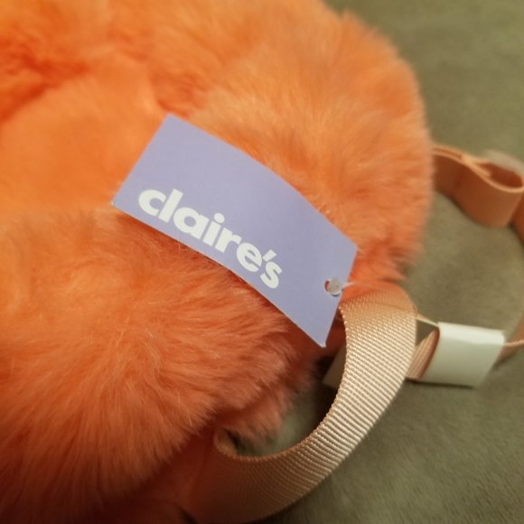 Claire's Plush Backpack with front pocket - Picture 5 of 6